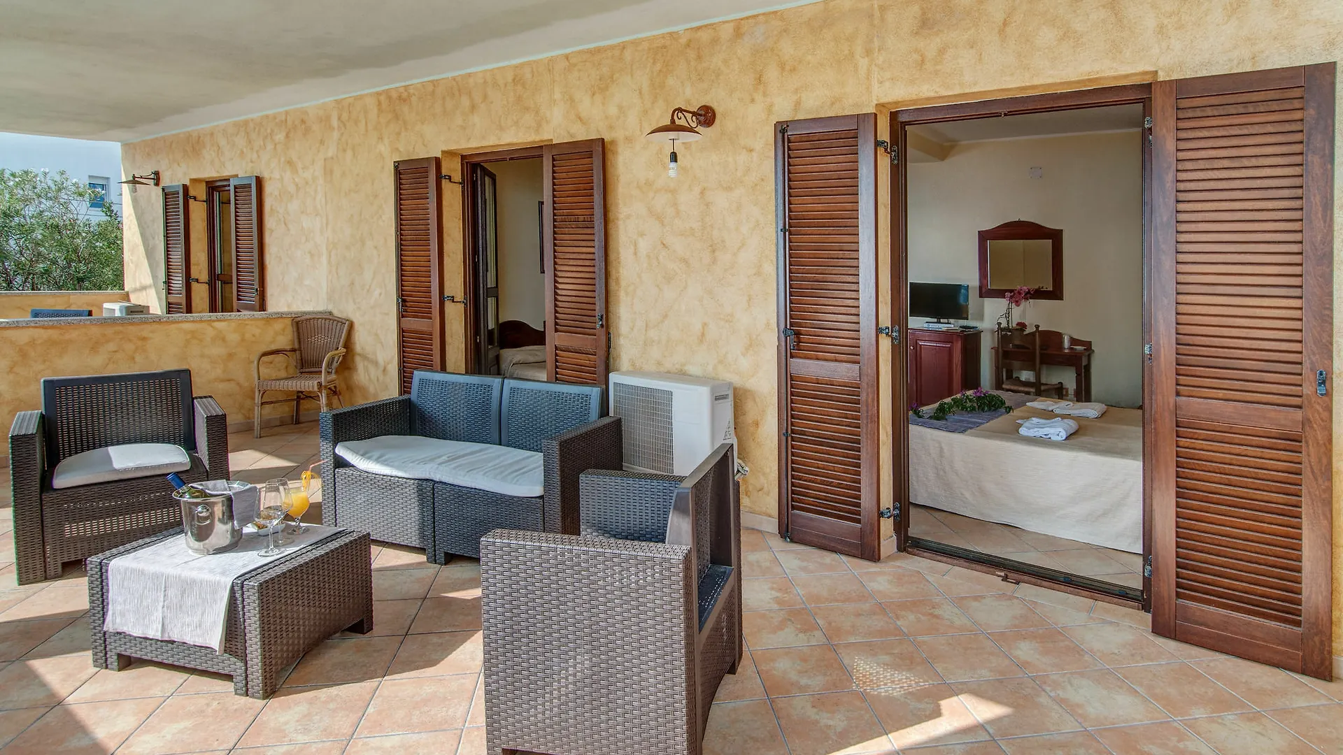 Hotel Ristorante La Conchiglia Cala Gonone 4*,